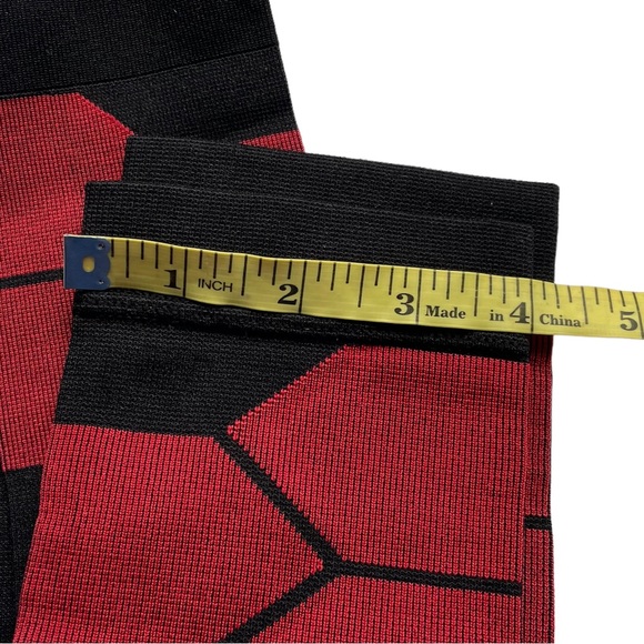 2 Pairs Compression Sleeves M  RAW Perform Black Red NEW - Picture 4 of 8